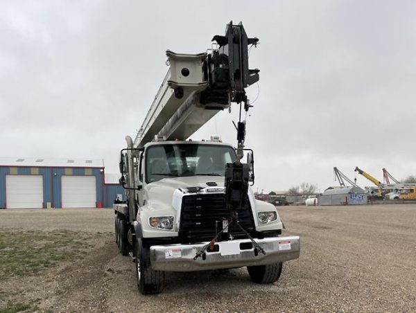 2022 Freightliner 114SD - Image 2