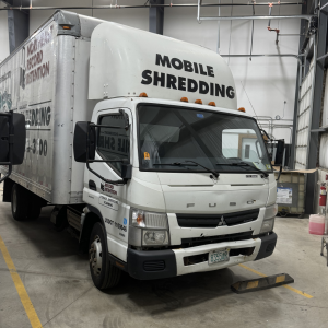 2014 Mitsubishi Box Truck
