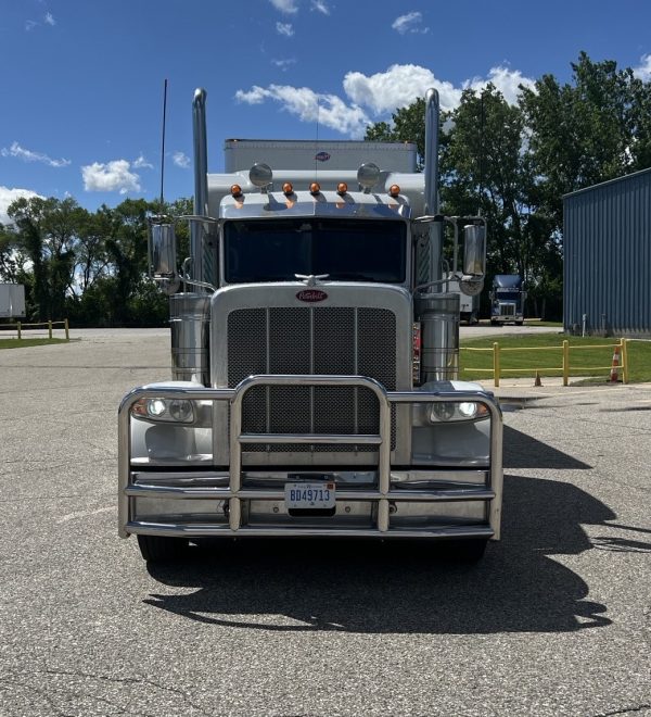 2019 Peterbilt 389 with 2024 Utility Trailer - Image 2