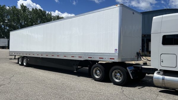 2019 Peterbilt 389 with 2024 Utility Trailer - Image 6
