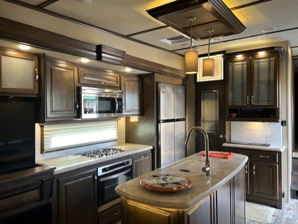 2018 Grand Design Solitude 310GK - Image 6