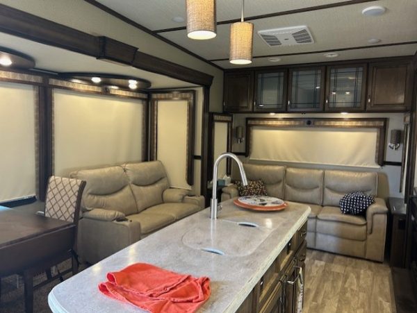 2018 Grand Design Solitude 310GK - Image 7