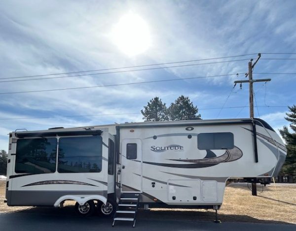 2018 Grand Design Solitude 310GK - Image 8