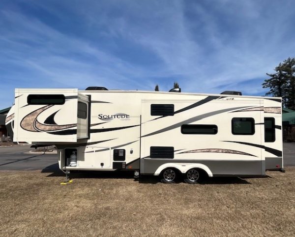 2018 Grand Design Solitude 310GK - Image 9