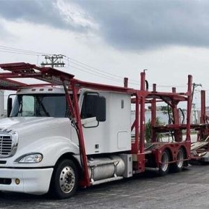 2006 Freightliner Columbia 112 with Car Carrier