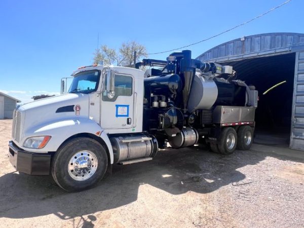2022 KENWORTH T370 VAC TANKER