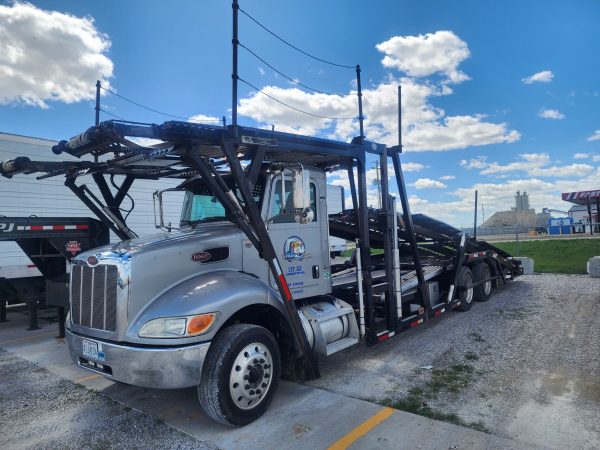 2016 Peterbilt 348 car hauler