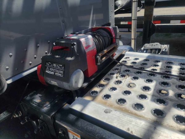 2016 Peterbilt 348 car hauler - Image 8