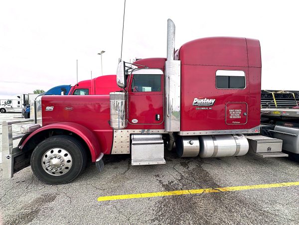 2019 Peterbilt 389 - Image 2