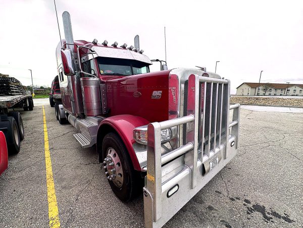 2019 Peterbilt 389 - Image 3
