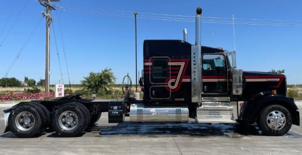 2024 KENWORTH W900  ANNIVERSARY  EDITION - Image 7