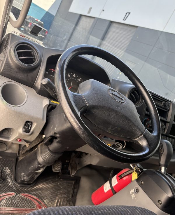 2020 Hino 195 Dump Truck - Image 4