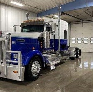2017 KENWORTH W900L