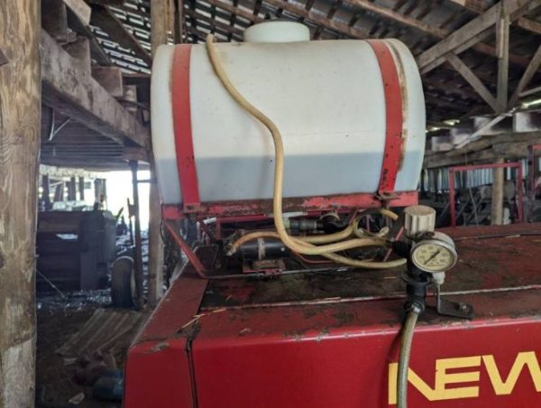 1986 NEW HOLLAND 316 SMALL SQUARE BALER - Image 2