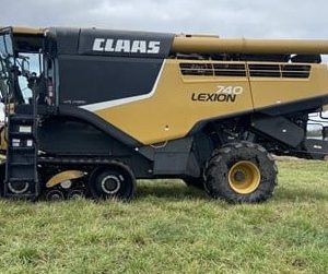 2017 CLAAS LEXION 740TT