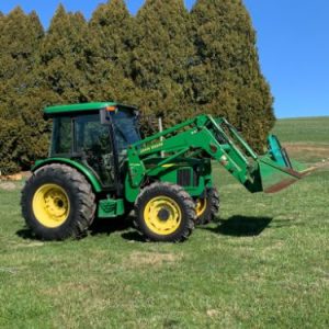 2003 JOHN DEERE 5520  CAB TRACTOR
