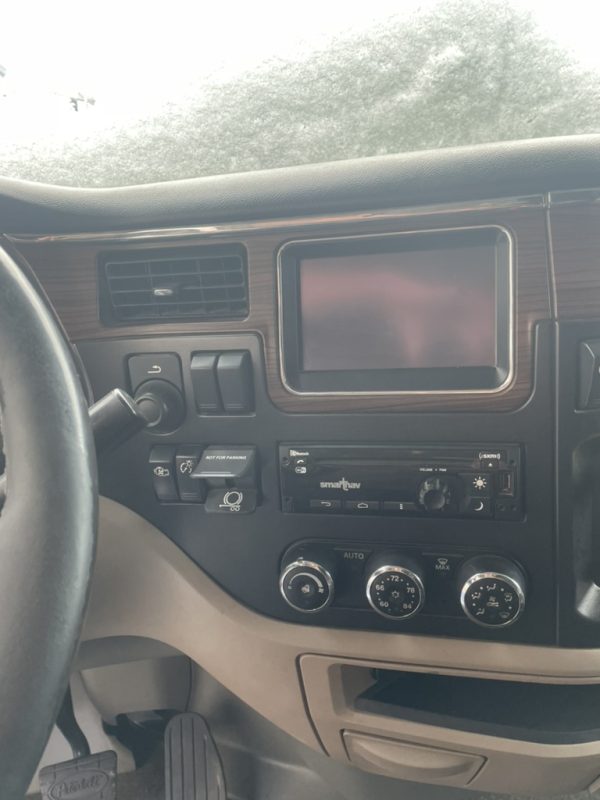2020 Peterbilt 567 Heritage Edition - Image 6