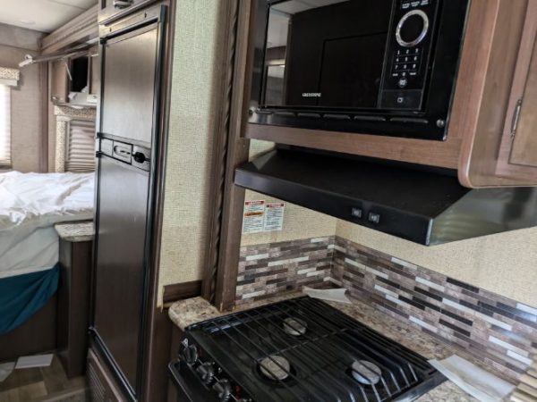 2017 THOR FREEDOM ELITE SF450 MOTOR COACH - Image 4