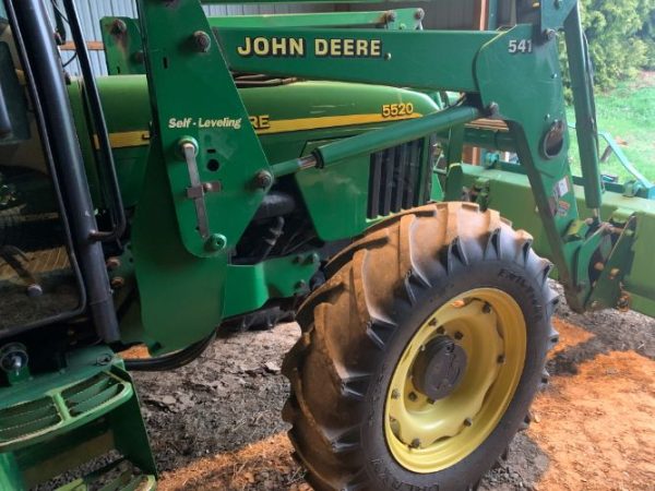 2003 JOHN DEERE 5520  CAB TRACTOR - Image 5