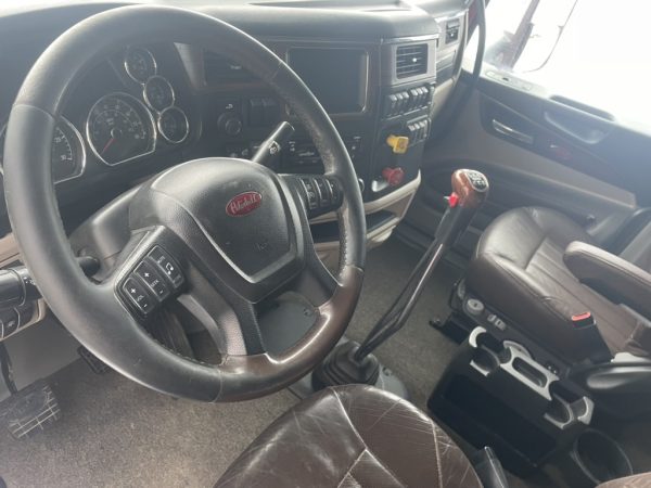 2020 Peterbilt 567 Heritage Edition - Image 11