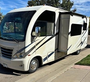 2017 THOR MOTOR COACH AXIS 24.1