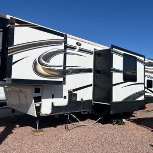 2013 Fuzion M 342 toy hauler RV 38 foot 10 foot garage