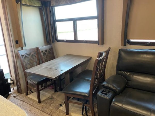 2017 Crossroads RV M-3301 RL - Image 18