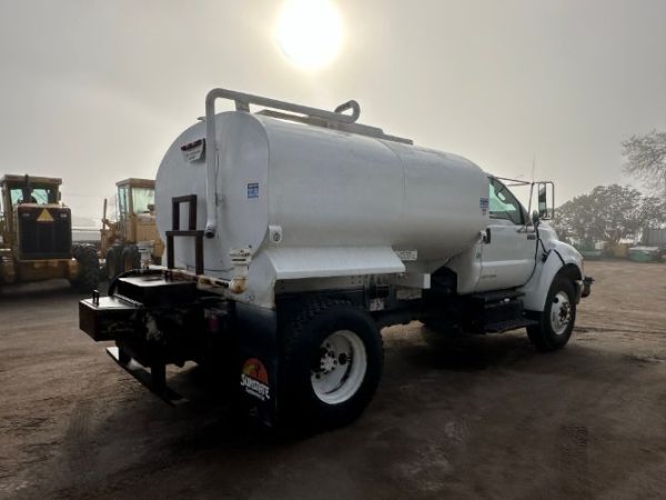 2013 Ford F-750 SD - Image 2