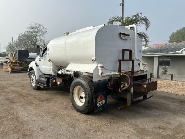 2013 Ford F-750 SD - Image 4