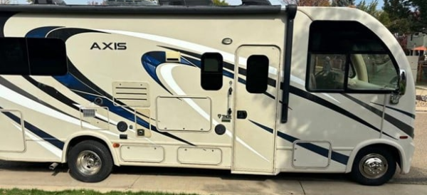 2017 THOR MOTOR COACH AXIS 24.1 - Image 4