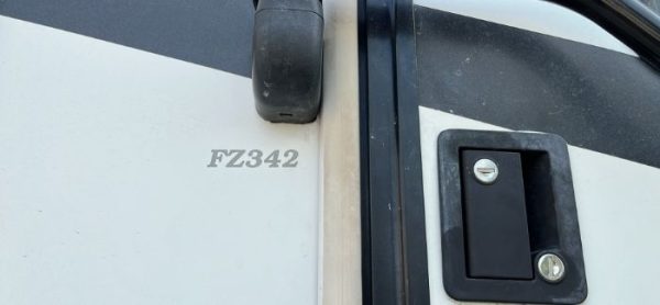 2013 Fuzion M 342 toy hauler RV 38 foot 10 foot garage - Image 7
