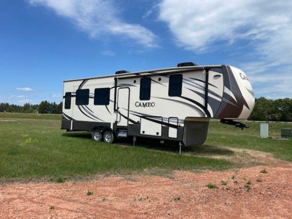 2017 Crossroads RV M-3301 RL - Image 5