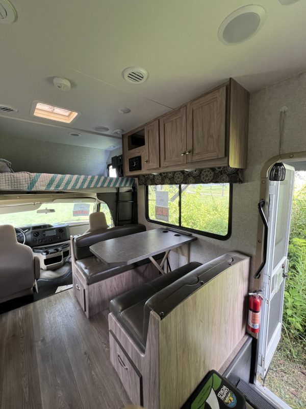 2017 FOREST RIVER SUNSEEKER LE 3250DSLE - Image 13
