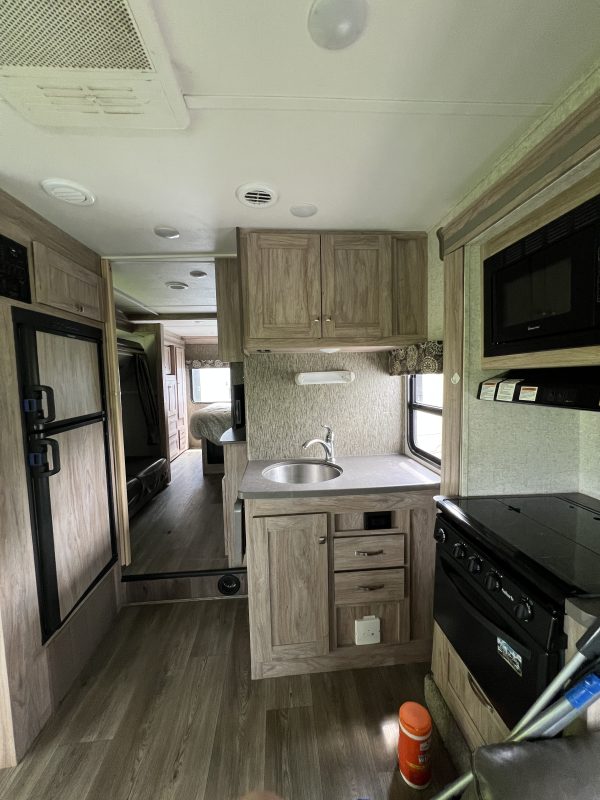 2017 FOREST RIVER SUNSEEKER LE 3250DSLE - Image 14