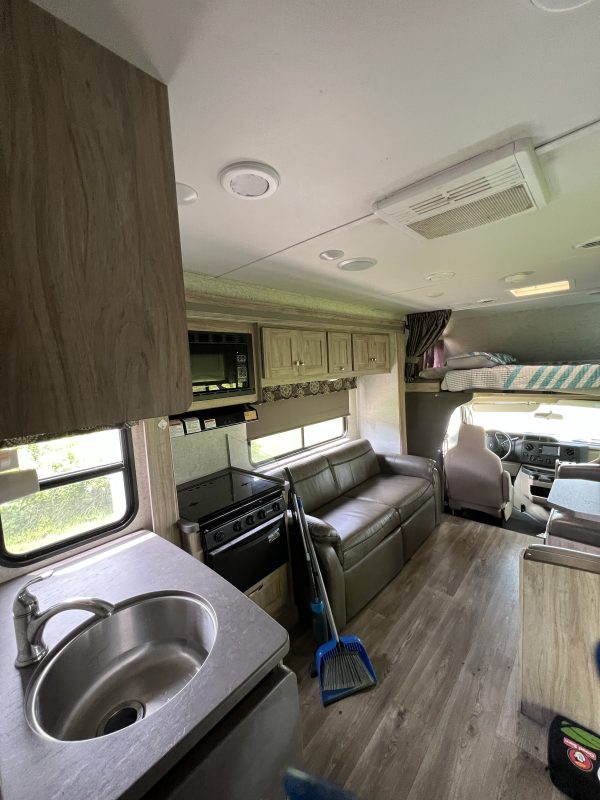 2017 FOREST RIVER SUNSEEKER LE 3250DSLE - Image 15