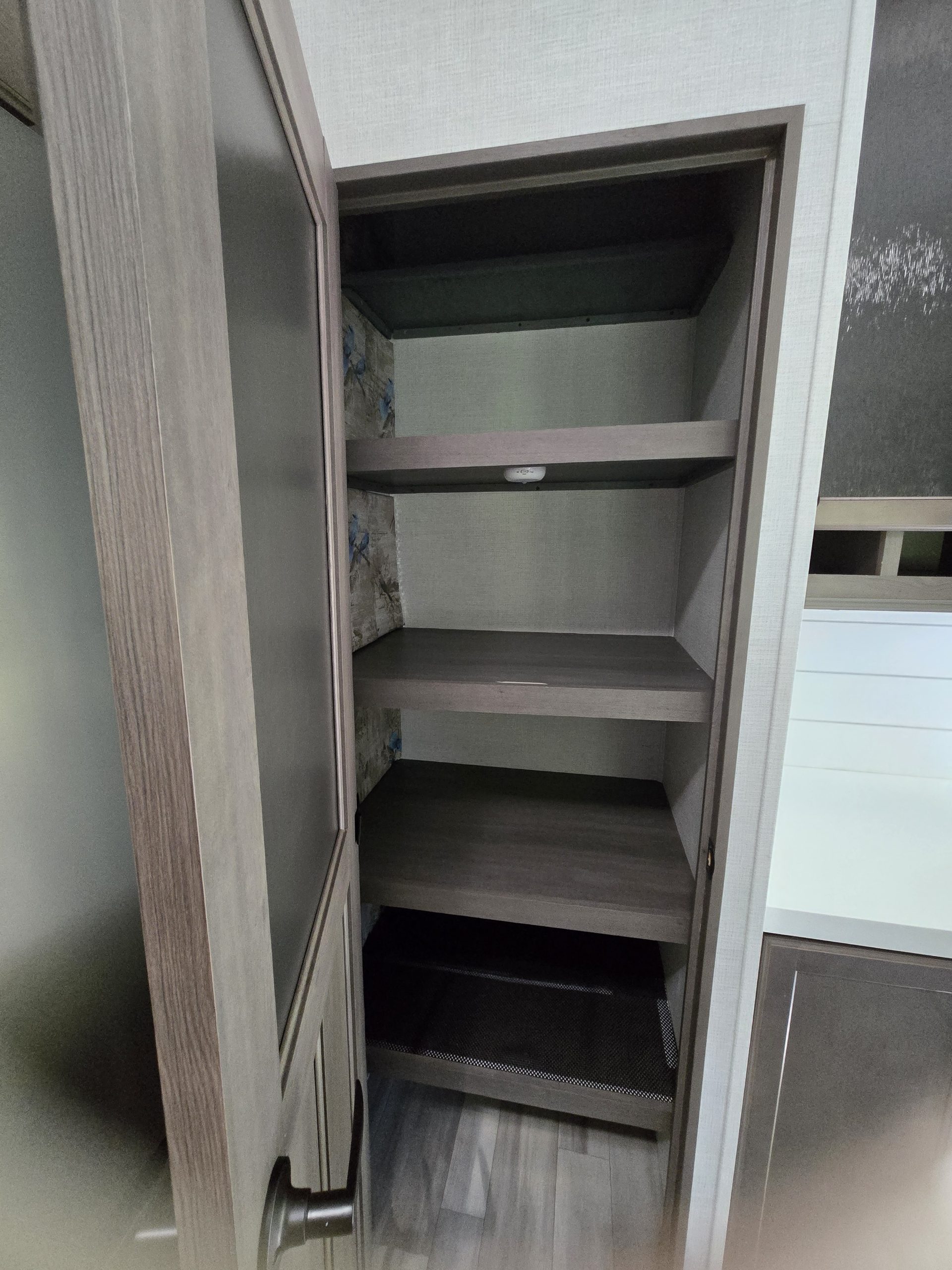 2024 Grand Design Solitude SClass 2930RL - Image 14