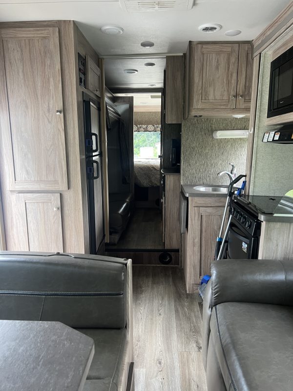 2017 FOREST RIVER SUNSEEKER LE 3250DSLE - Image 3
