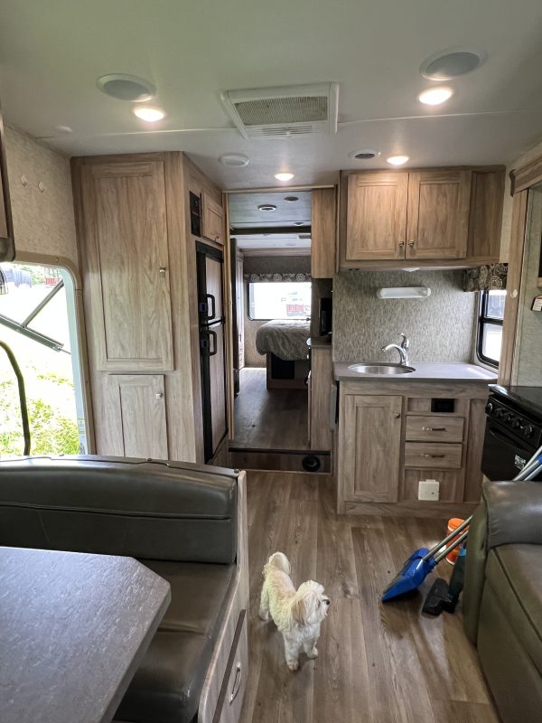 2017 FOREST RIVER SUNSEEKER LE 3250DSLE - Image 8