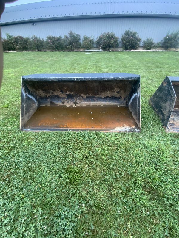 82” heavy duty bucket