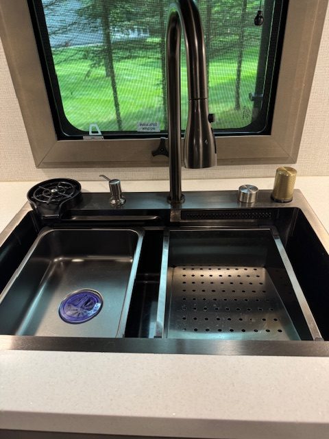 2024 GRAND DESIGN SOLITUDE 390RK - Image 8