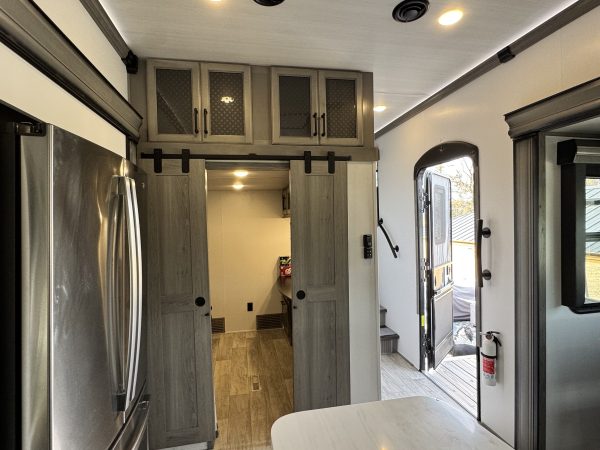 2022 KEYSTONE RV CO MONTANA 3855BR - Image 7