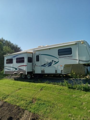 2004 KEYSTONE MONTANA MOUNTAINEER