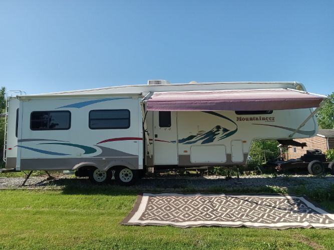 2004 KEYSTONE MONTANA MOUNTAINEER - Image 2