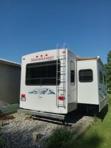 2004 KEYSTONE MONTANA MOUNTAINEER - Image 4