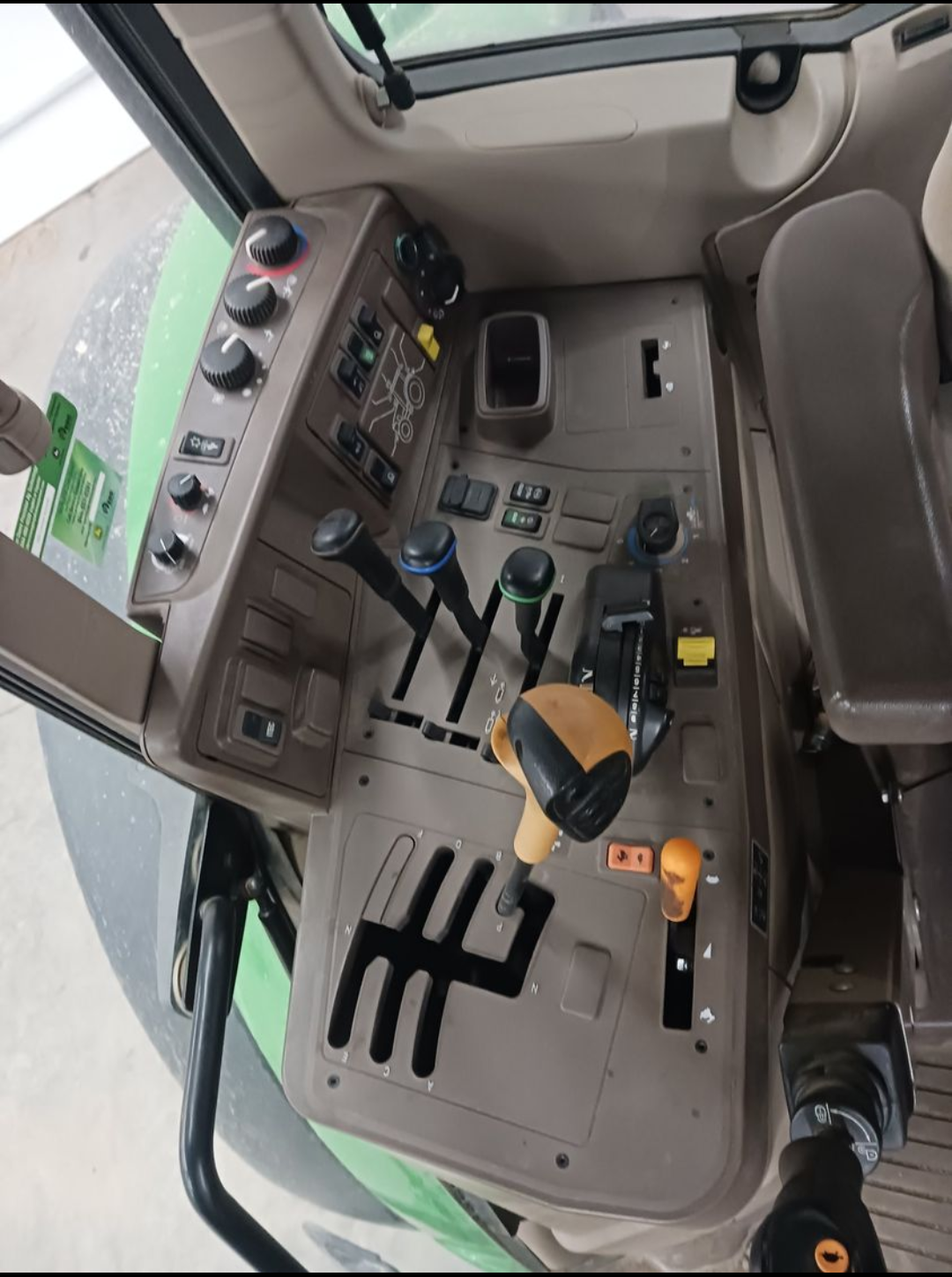 2018 John Deere 6175 - Image 10