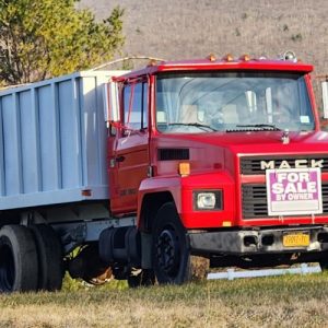 1988 MACK C-25 DUMP TRUCK