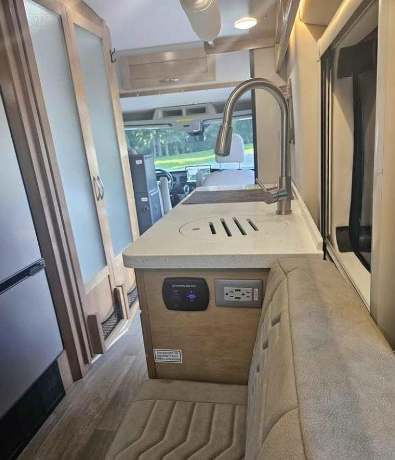 2023 Coachmen Beyond 22C Class B motorhome - Image 10