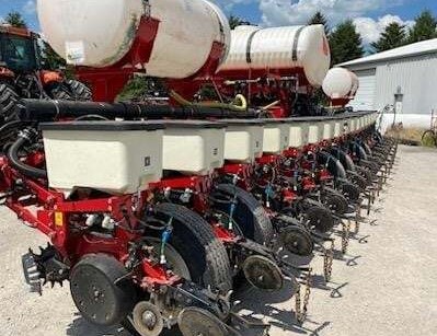 2013 WHITE 8816 - Image 2