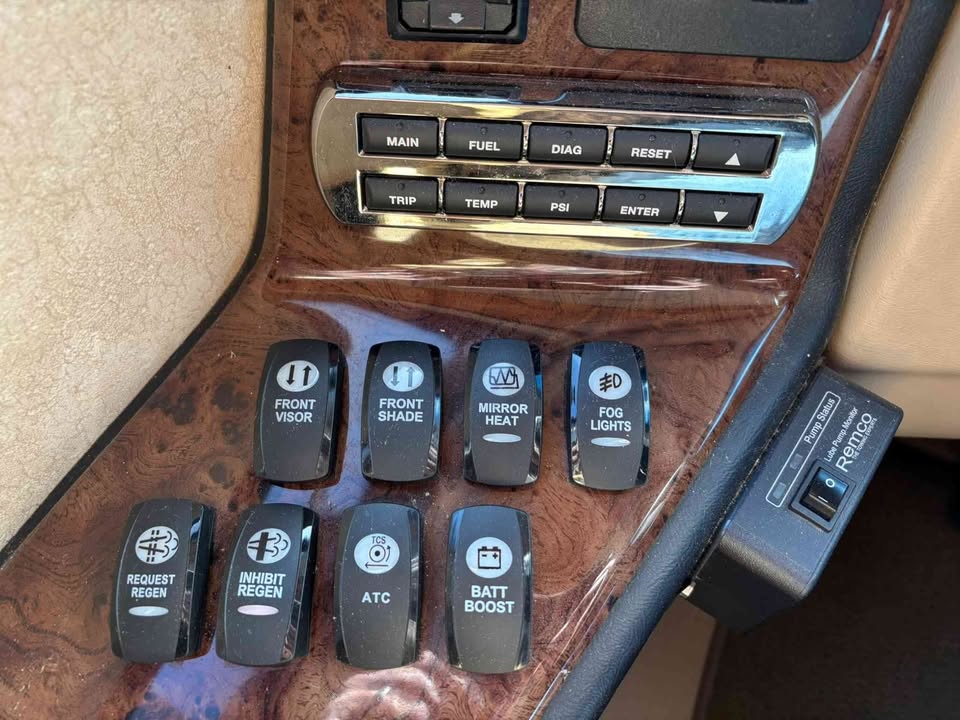 2012 Monaco knight 36pft - Image 5