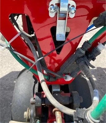 2013 WHITE 8816 - Image 6